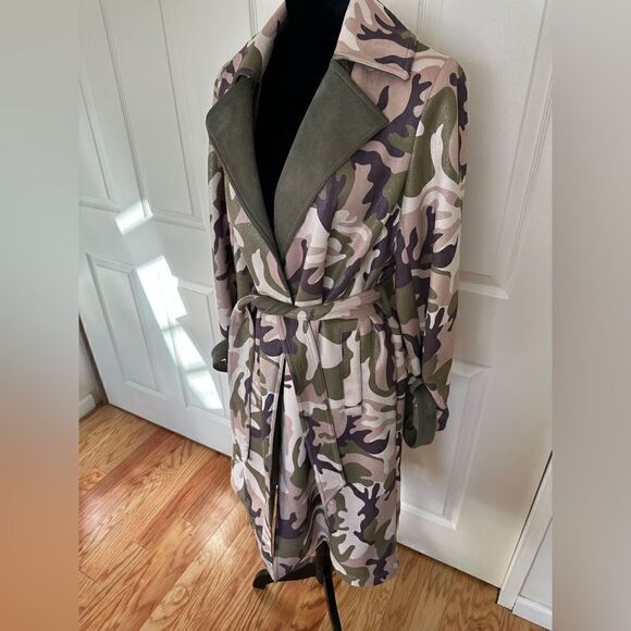 Jayley Camouflage Metallic Shimmer
Faux Suede Trench one size - Picture 7 of 16